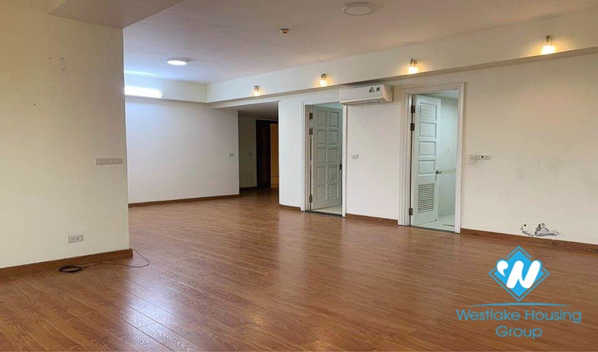  An affordable apartment with 3 bedrooms with unfunished for rent in Ciputra. It
